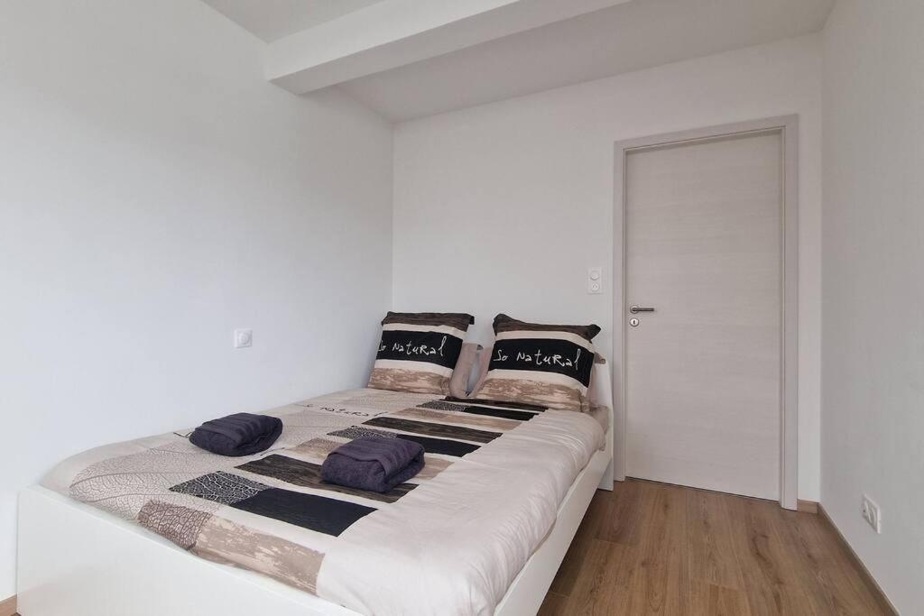 Le Frontalier Apartment *